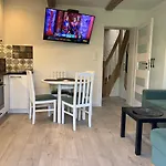 Pol Domu Nad Jeziorami Apartamento